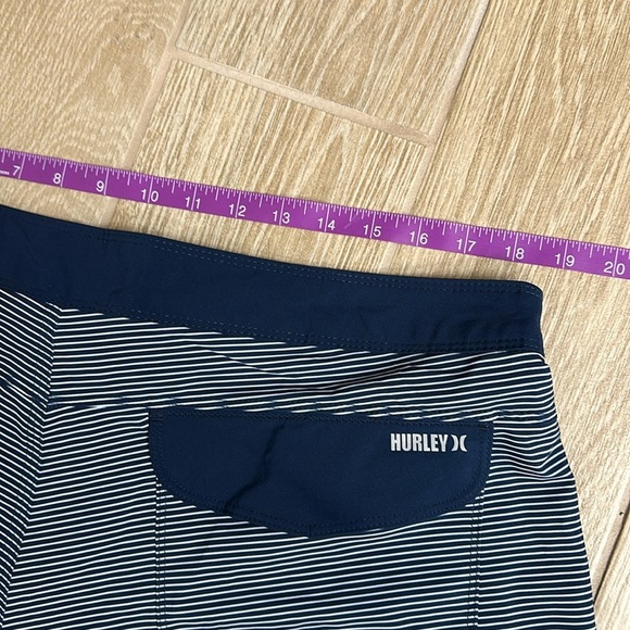 Hurley Men's Blue and Red Star Board Shorts - Picture 5 of 6